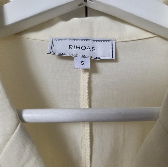 RIHOAS Cream Cap-Sleeved Midi Dress with Belt SMALL - Picture 9 of 10